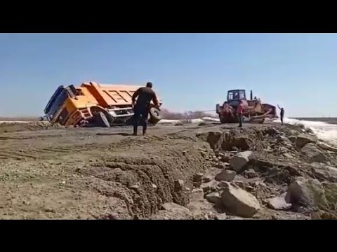 ГРУЗОВИК ЗАВАЛИЛСЯ И УШЕЛ ПОД ВОДУ. ОСА ШОРТАНДЫ