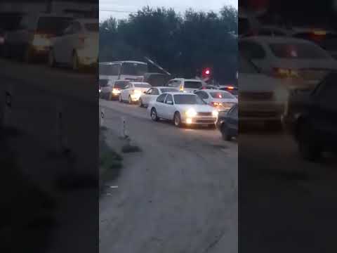 Поезд врезался в автобус в Казахстане