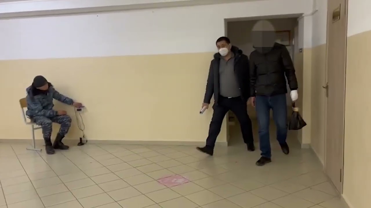Мужчину, раздававшего бутылки с зажигательной смесью митингующим, задержали в Таразе