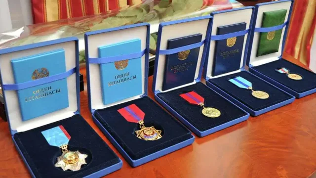 Перуашев, Нығматулин, Көшербаевтар мемлекеттік орденмен марапатталды