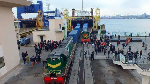 Ресейді айналып өтетін «Жібек жолымен» бірінші пойыз жүріп өтті