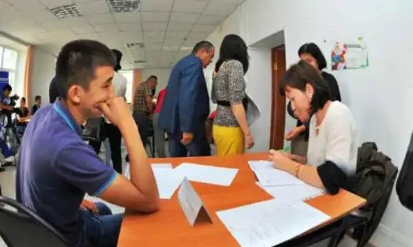 Жұмыссыздарды жұмыспен қамту мәселесі қалай шешіліп жатыр?