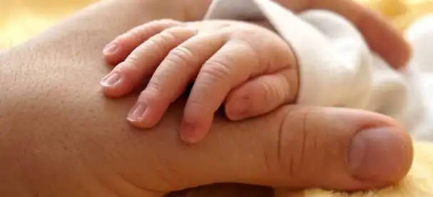 Алматы әуежайында нәрестелерді әкетпек болған шетел азаматтары ұсталды