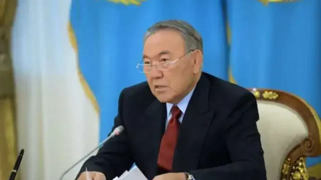 Назарбаев: Теңгені еркін айналымға жібермесек, халықтың әл-ауқаты төмендер еді
