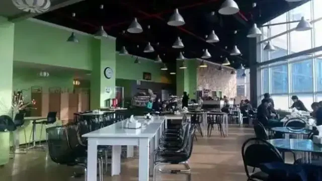 Алматы әуежайында бағасы ойға қонымды арзан асхана ашылды