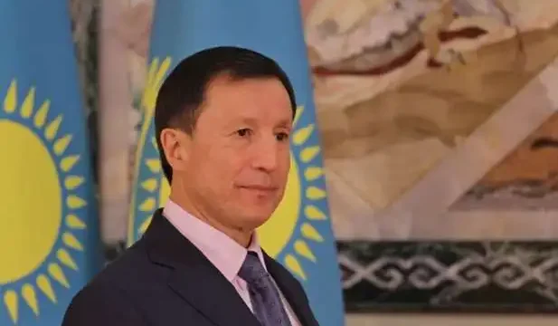 Елбасы Әділбек Жақсыбековтің өкілеттілігін 2022 жылға дейін ұзартты