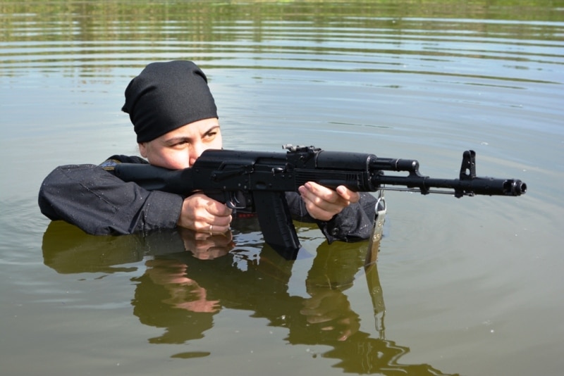 әскер қыздар