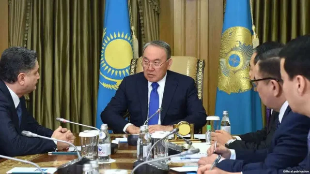 Нұрсұлтан Назарбаев: экономиканың әлсіреуіне Ресей мен Қытай ықпал етті