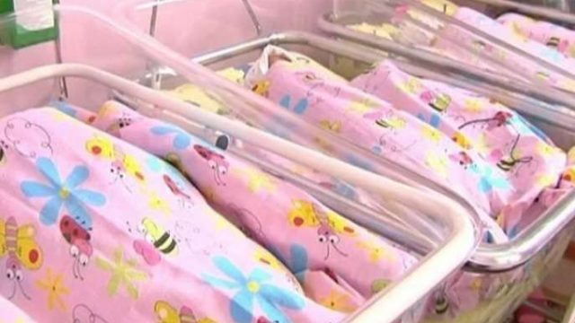 Қызылордада үшемдерді дүниеге әкелген 23 жастағы ана «Алтын алқа» алуды армандайды