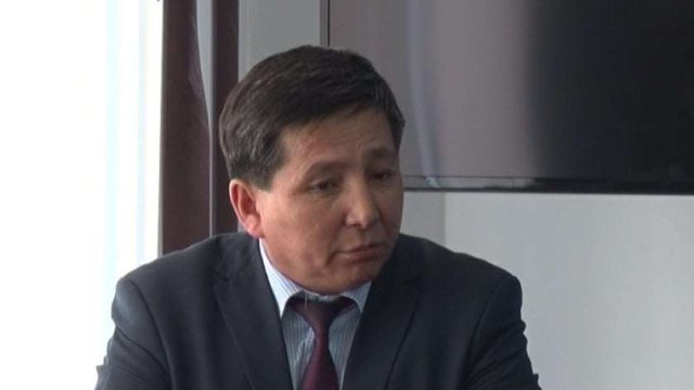 Ақтөбеде қала әкімі мұғалімге ұрысқаны үшін қатаң сөгіс алды