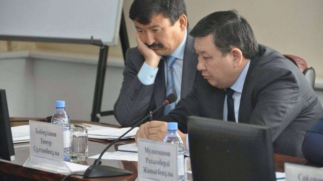 Шымкент қаласының әкімі Әбдірахымов орынбасарын қатаң сынға алды