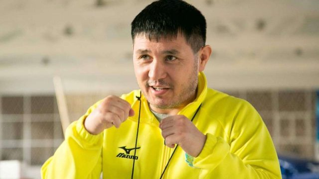 Мырзағали Айтжанов Головкиннің қай раундта жеңетінін айтты