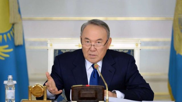 Нұрсұлтан Назарбаев Энергетика министріне сөгіс жариялады