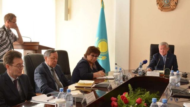 Бердібек Сапарбаев: Биліктің кемшілігі – халықпен сирек кездесуі