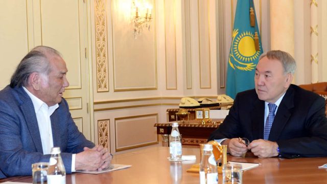 Дулат Исабеков: Президент жерге қатысты мәңгілік мораторий жариялауы керек