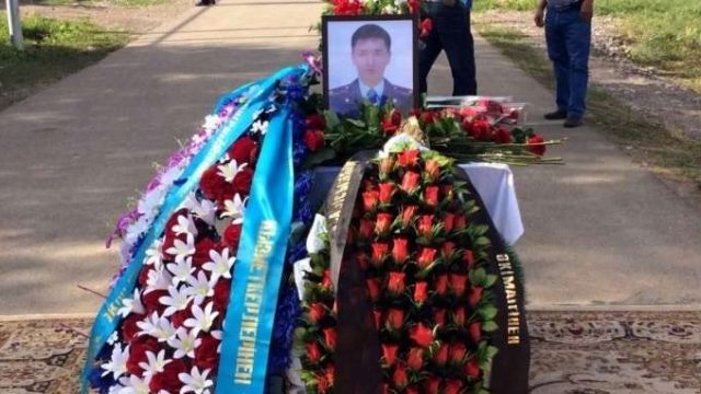 Терактіде қаза болған сержанттың отбасына Алматы облысынан пәтер берілді