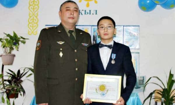 Маңғыстауда 8-сынып оқушысы 3 баланы өрттен құтқарды