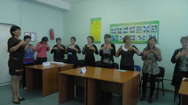 Ата-аналар да мектепте ағылшын тілін оқитын болды
