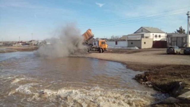 Су тасқынынан зардап шеккен ақмолалықтарға 22 миллион теңге аударылды