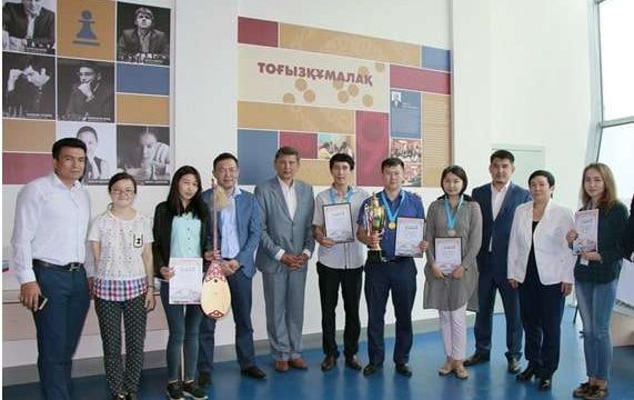«Айқын» газеті тоғызқұмалақтан турнир өткізді