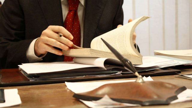 Қазақстанда адвокаттар тегін қызмет көрсететін болады — Марат Бекетаев