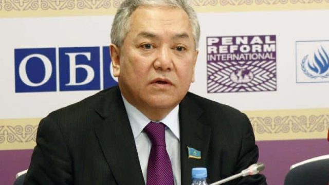 Рахмет Мұқашев Конституциялық Кеңеске мүше болып сайланды