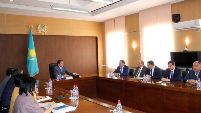 Әзірбайжан кәсіпкерлері Атыраудың экспорттық потенциялын зерттеп жатыр