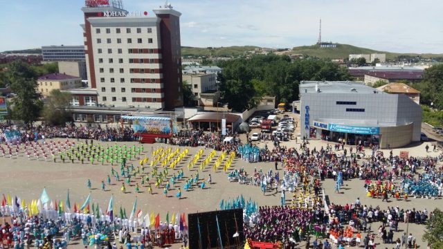 Көкшетауда 3 мыңнан астам бала шеруге шықты