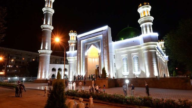 Алматыдағы Орталық мешітте қайырымдылық төлемдерін қабылдайтын терминалдар орнатылды