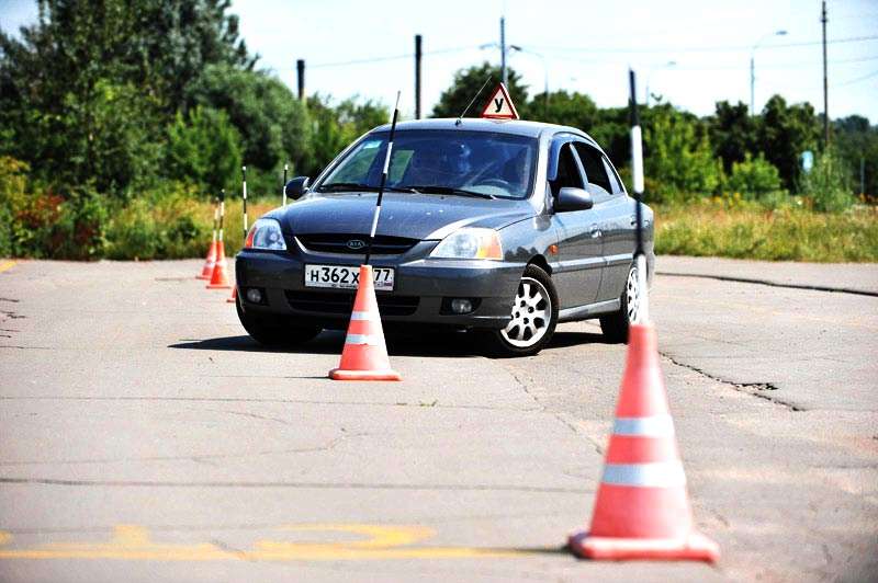 Қазақстанда автомектептердің табысы төмендеген