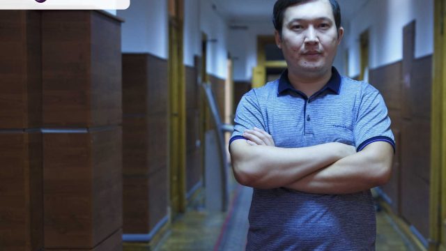 Асқар Ақшабаев: Шәкірттерім Amazon, Facebook, Google компанияларында жұмыс істейді