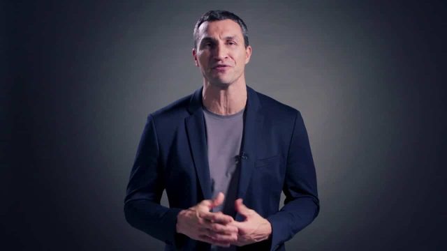 Боксшы Владимир Кличко спорттық мансабын аяқтады