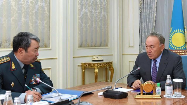 Нұрсұлтан Назарбаев Қорғаныс министрін қабылдады