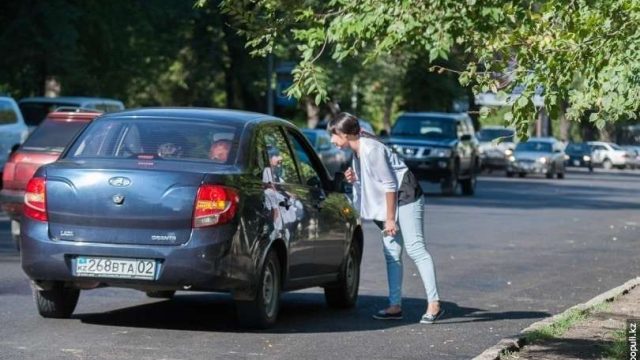Алматыда такси жүргізушілері бақылауға алынды