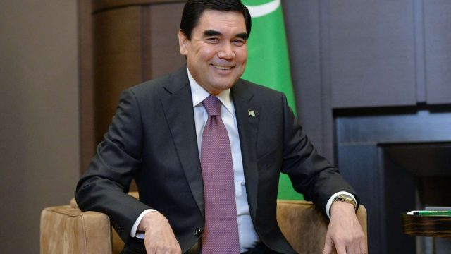Түркіменстан президенті екінші рет «Ел қаһарманы» атанды