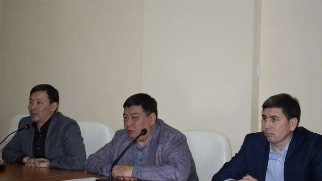 Батыс Қазақстан облысы: Қос әкім діни білім алып жатырған оралдық жастармен жүздесті