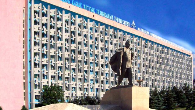 Алматыда Satbayev University жатақханасы оқу орнына қайтарылды