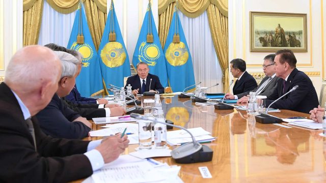 Елбасы Нұрсұлтан Назарбаевқа қазақ тілінің латын қарпіне негізделген жобасы таныстырылды