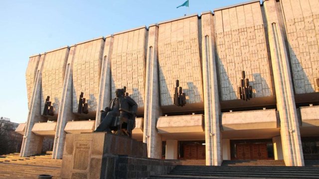 Мұхтар Әуезов театрында «Адасқақ» драма-диалогының премьерасы өтеді