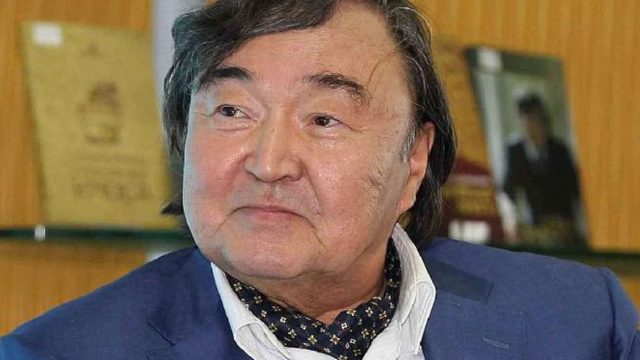 Олжас Сүлейменов «Күншығыс елі» орденімен марапатталды