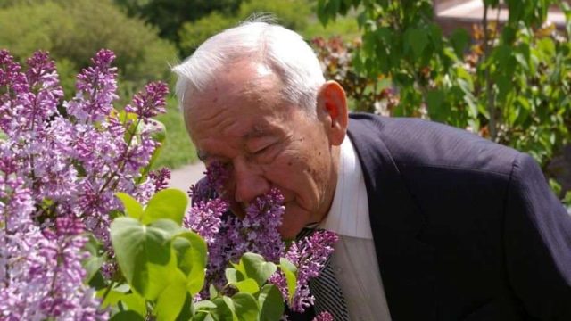 Әзілхан Нұршайықов қазақ қыздарына қандай кеңес қалдырған?