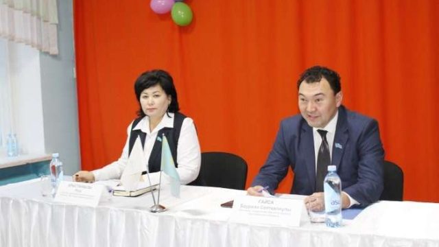 Көкшетауда депутаттар сайлаушылармен кездесті