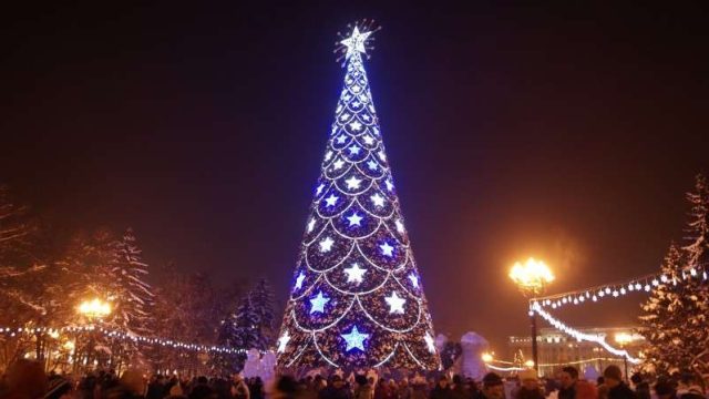 Астанадағы шырша өртеніп кетті