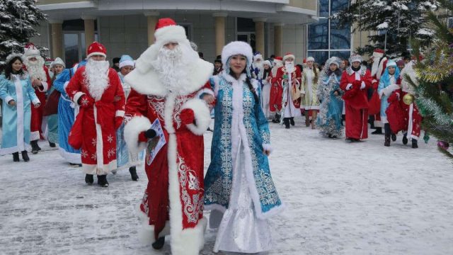 Алматыда үйге Аяз ата шақыруға тыйым салынды