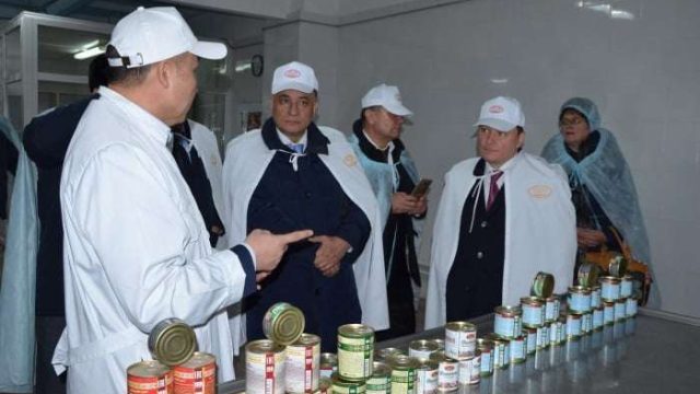 Өзбекстан кәсіпкерлерінің делегациясы Көкшетаудың өндіріс орындарын аралады
