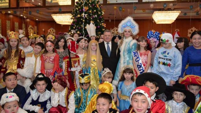Астаналық бүлдіршіндер Президент шыршасына қатысты