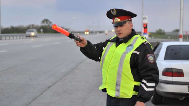 Полицейлерге видеотіркегішсіз жолға шығуға тыйым салынды