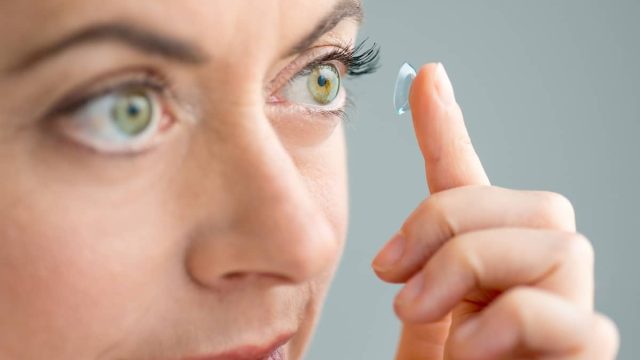 Контактілі линзаны қалай қолдану керек?