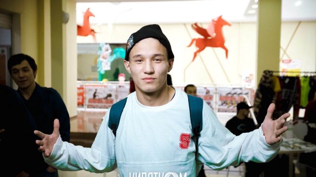 «Ата-анам бимен айналысқаныма қарсы болды». Дамир Баймурзин break-dance өнерін қалай меңгерді?