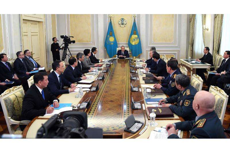 Нұрсұлтан Назарбаев Қауіпсіздік кеңесінің отырысын өткізді